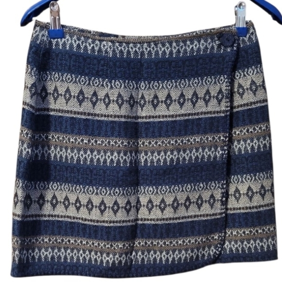 Elegant Blue and Cream Patterned wrap skirt - Picture 1 of 3